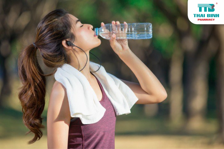 Đổ Mồ Hôi Nhiều Trong Mùa Hè Có Ảnh Hưởng Sức Khỏe Không