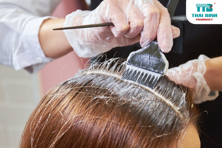 Cảnh Báo Nguyên Nhân Khiến Tóc Rụng Nhiều Bất Thường 