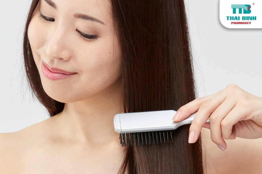 Cảnh Báo Nguyên Nhân Khiến Tóc Rụng Nhiều Bất Thường 