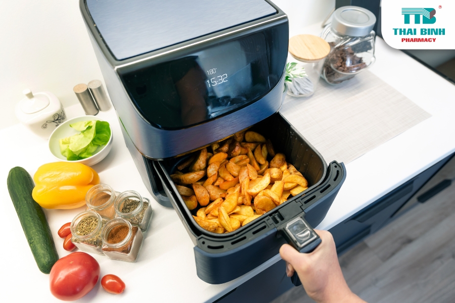 Đồ Cay Nóng Dầu Mỡ Ảnh Hưởng Đến Sức Khỏe Như Thế Nào?