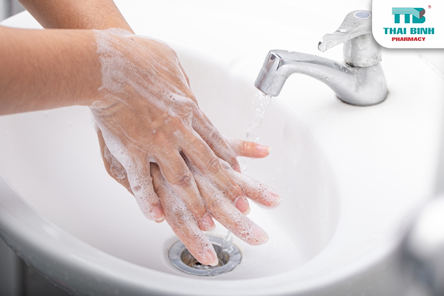 Sốt Virus Có Lây Không? Lây Qua Đường Nào Và Cách Phòng Tránh